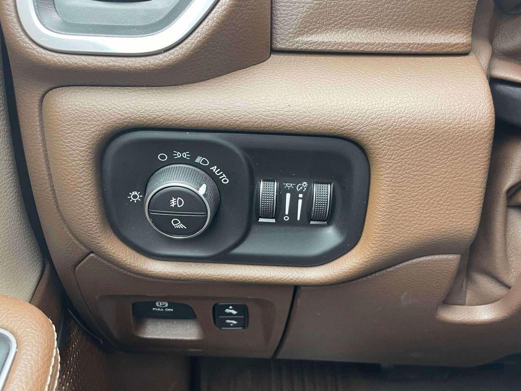 2020 RAM 1500 Laramie Crew Cab 4x4 64' Box