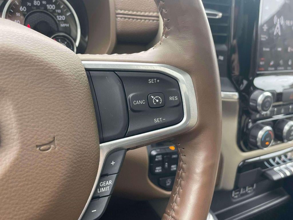 2020 RAM 1500 Laramie Crew Cab 4x4 64' Box