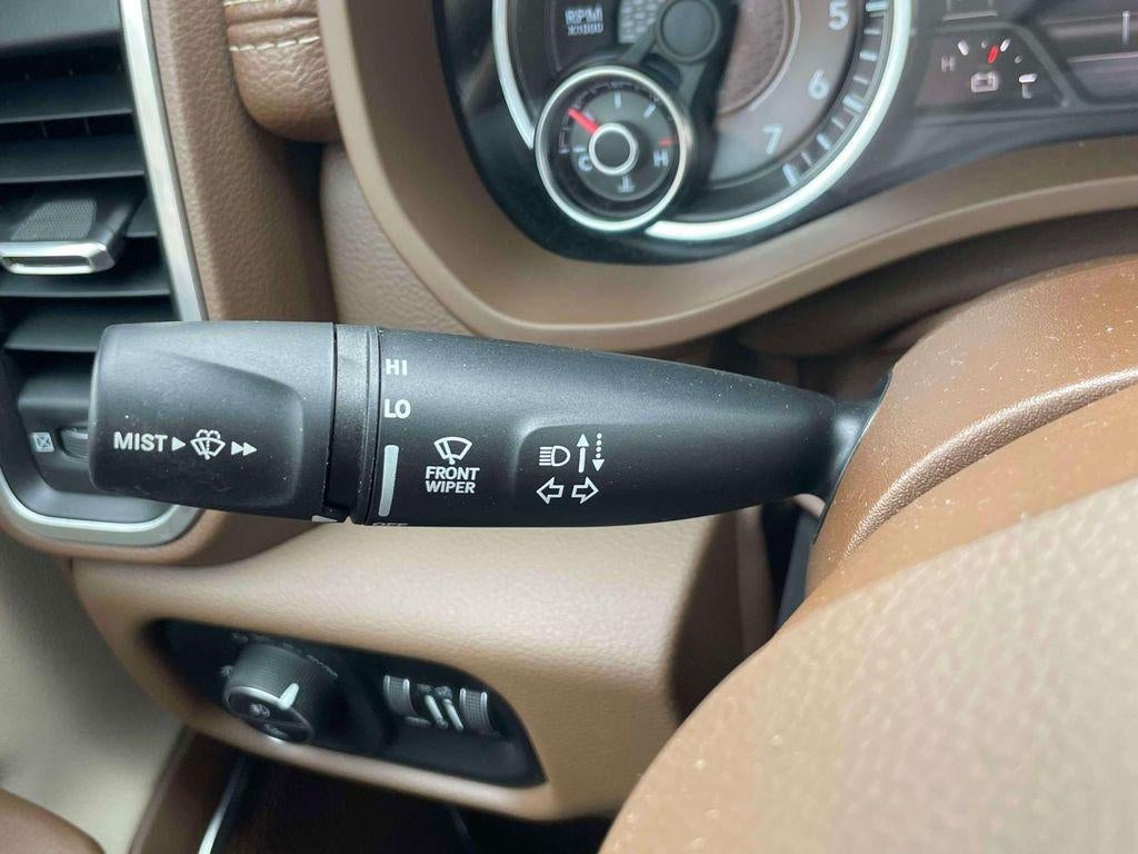 2020 RAM 1500 Laramie Crew Cab 4x4 64' Box