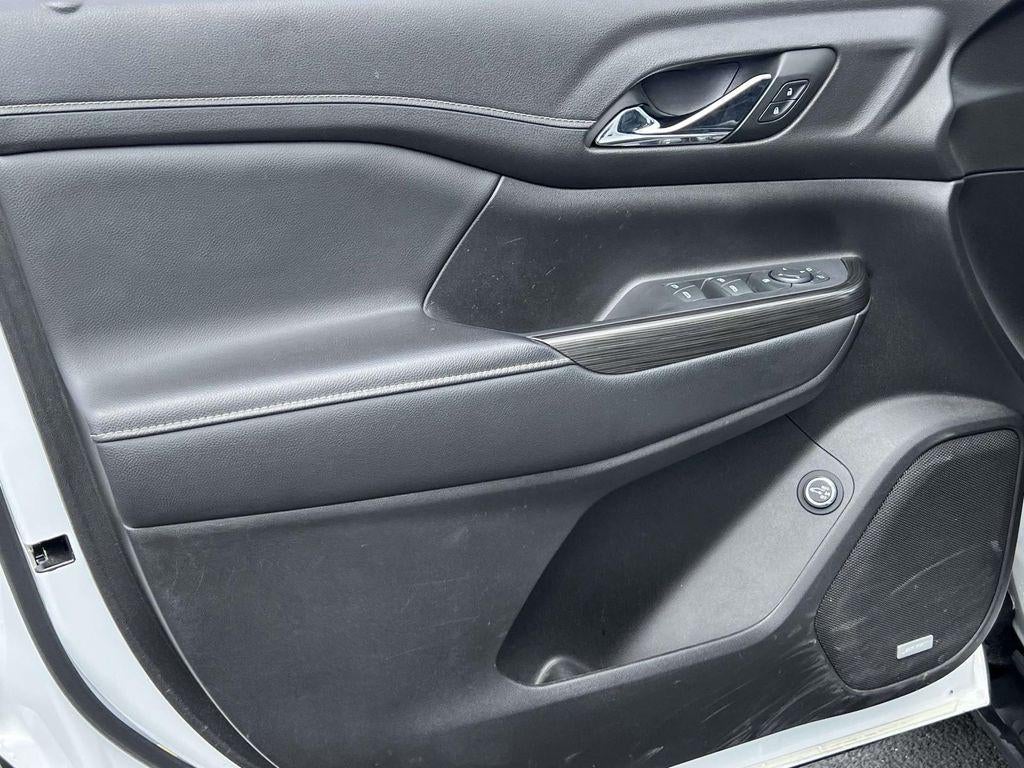 2022 GMC Acadia AWD SLT