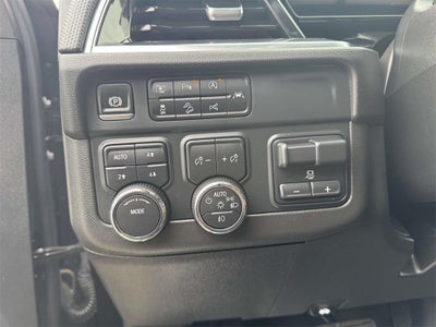 2025 Chevrolet Suburban 4WD RST