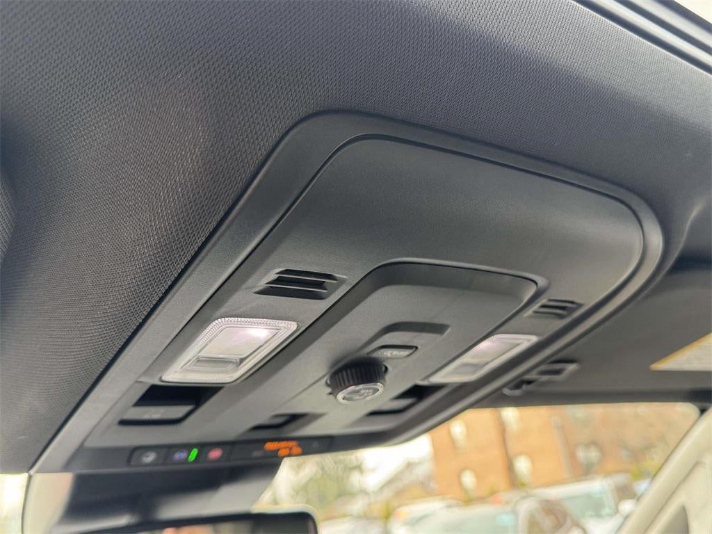 2025 Chevrolet Suburban 4WD RST