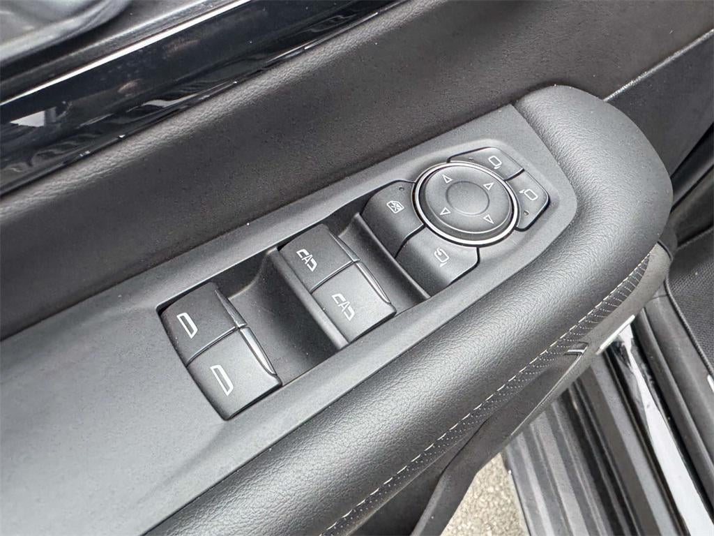 2025 Chevrolet Suburban 4WD Premier