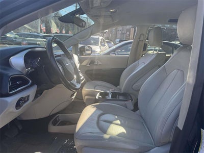 2019 Chrysler Pacifica Hybrid Touring L