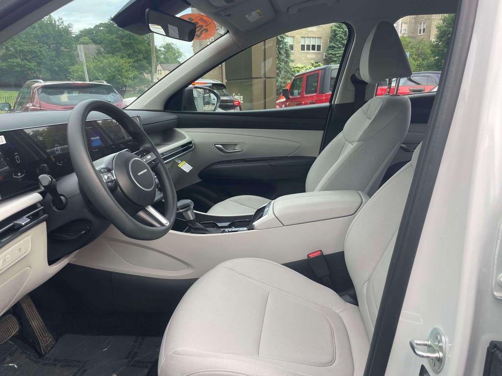 2025 Hyundai TUCSON SE