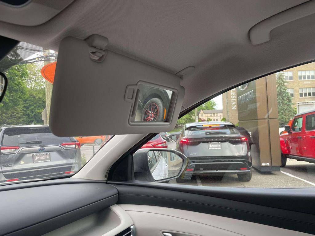 2025 Hyundai TUCSON SE