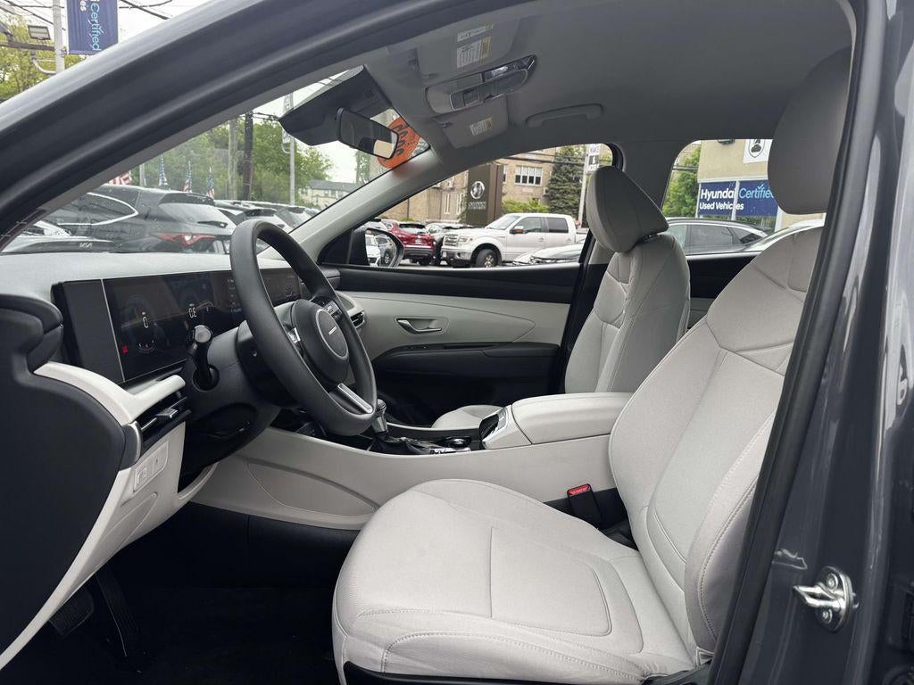2025 Hyundai TUCSON SE