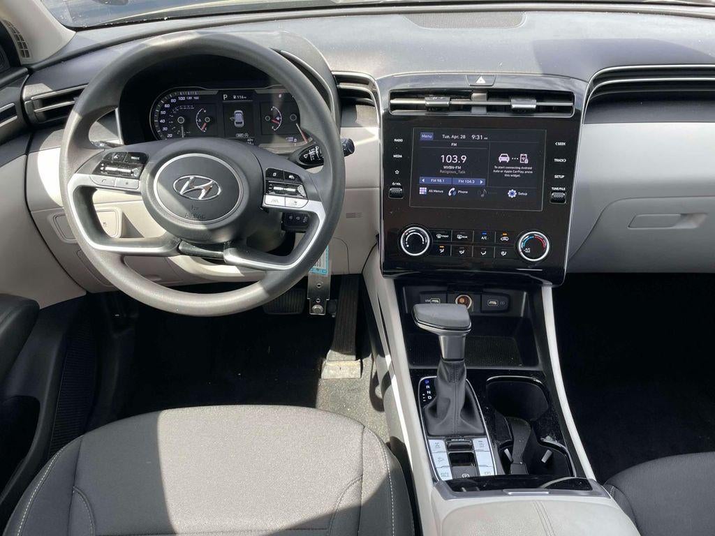 2023 Hyundai TUCSON SE