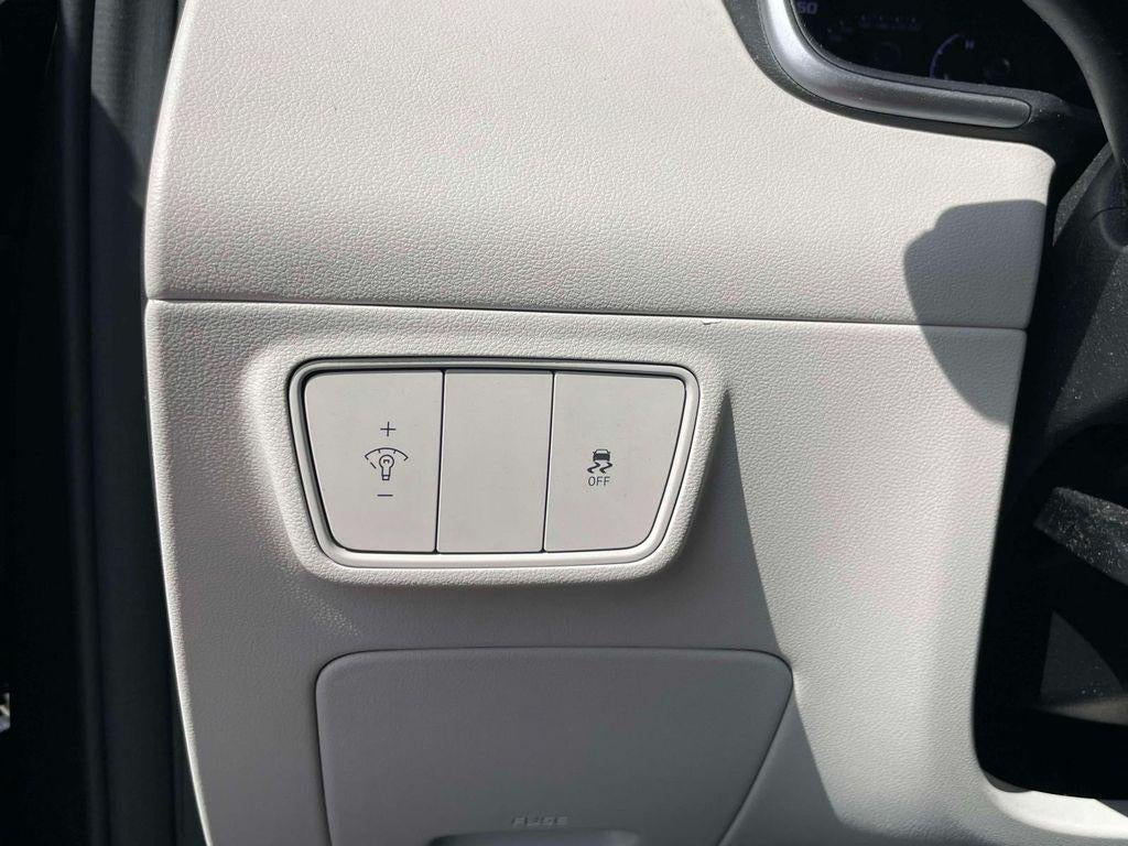 2023 Hyundai TUCSON SE