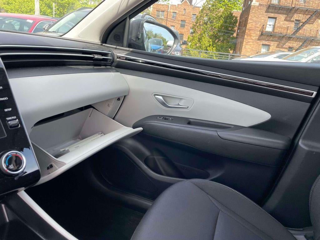 2023 Hyundai TUCSON SE
