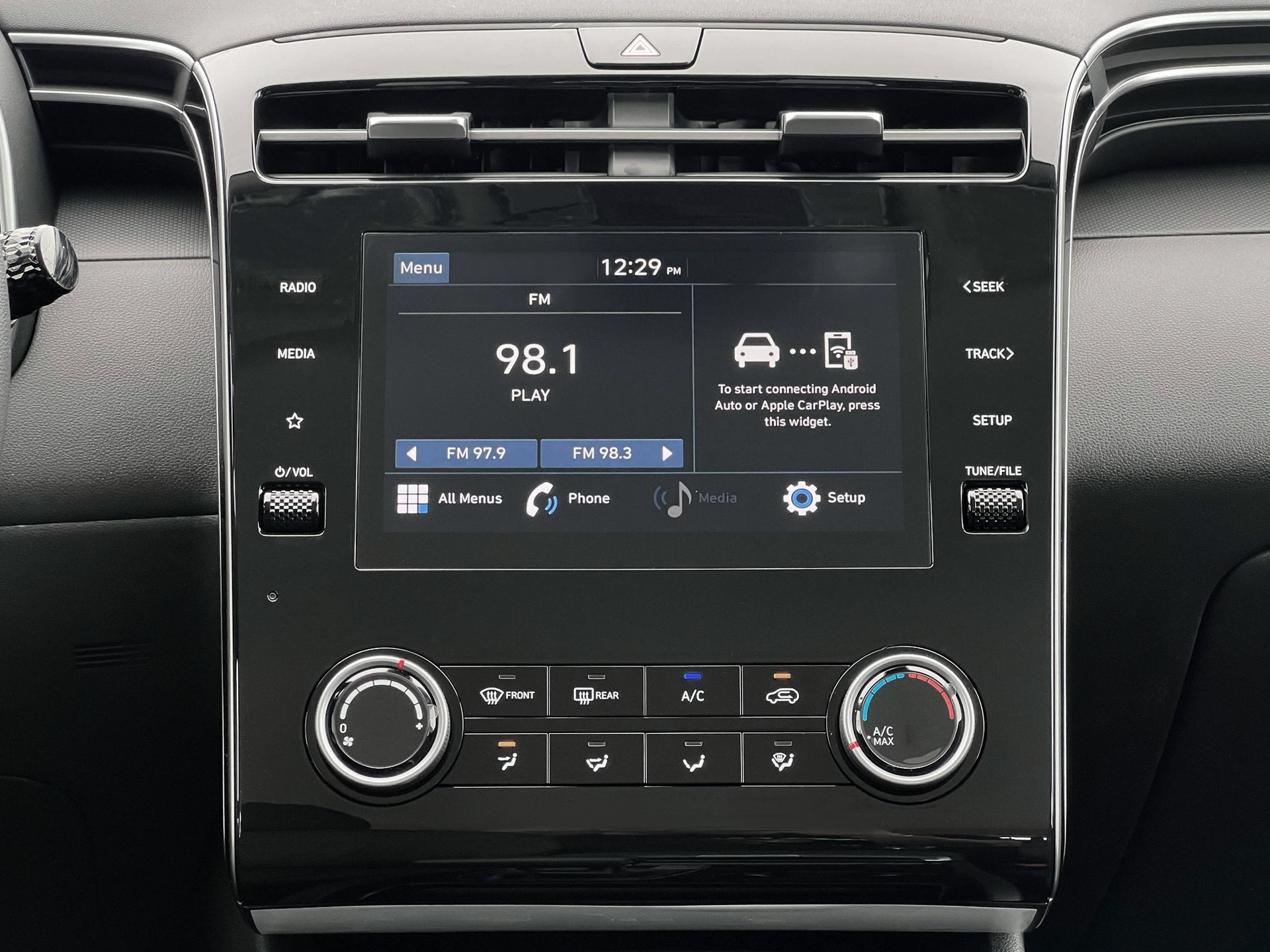 2024 Hyundai TUCSON SE