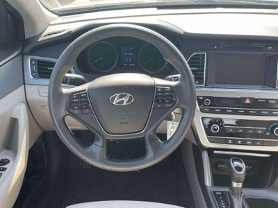 2017 Hyundai SONATA SE