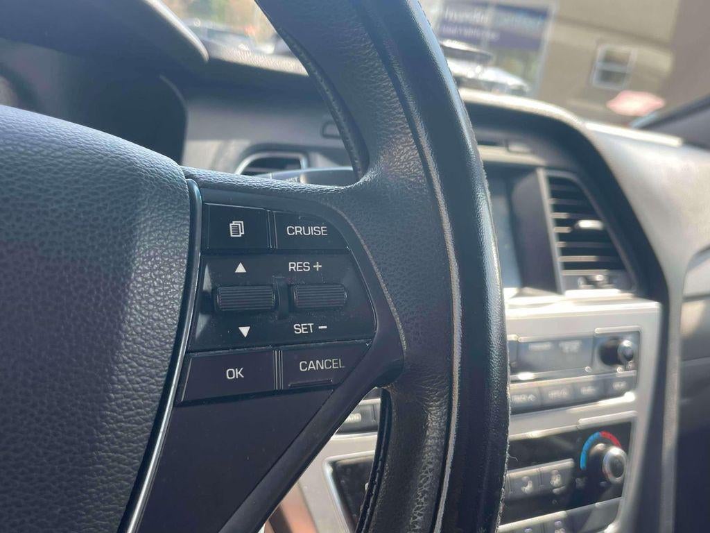 2017 Hyundai SONATA SE