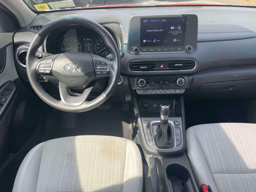 2022 Hyundai KONA SEL