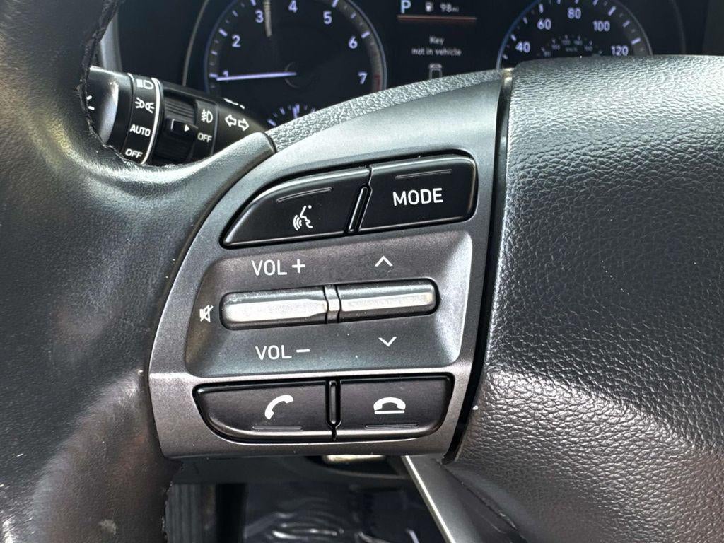 2020 Hyundai KONA SEL Plus