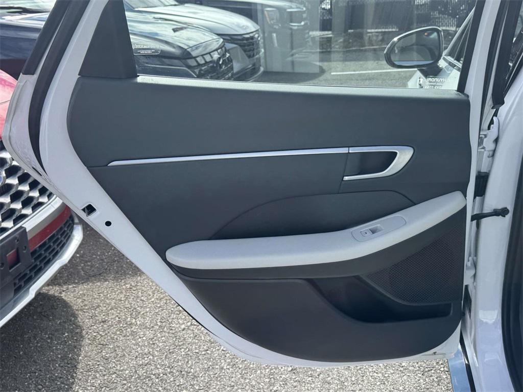 2025 Hyundai SONATA HYBRID SEL