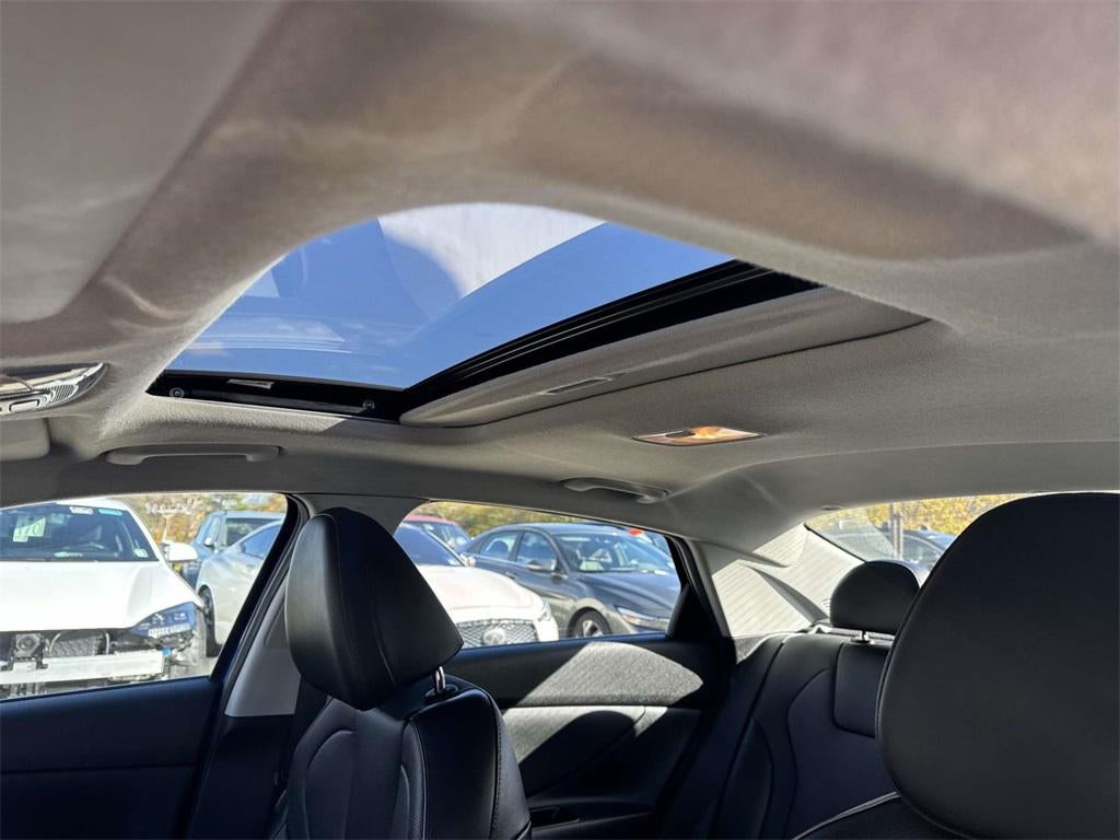 2022 Hyundai ELANTRA HYBRID Limited