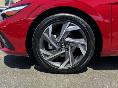 2025 Hyundai ELANTRA Limited