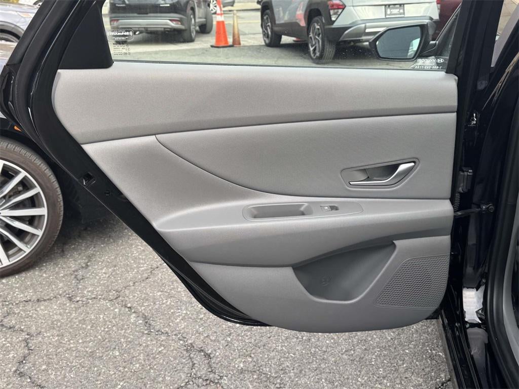 2025 Hyundai ELANTRA SEL Convenience