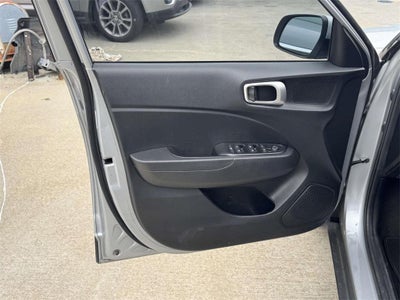 2023 Hyundai VENUE SE