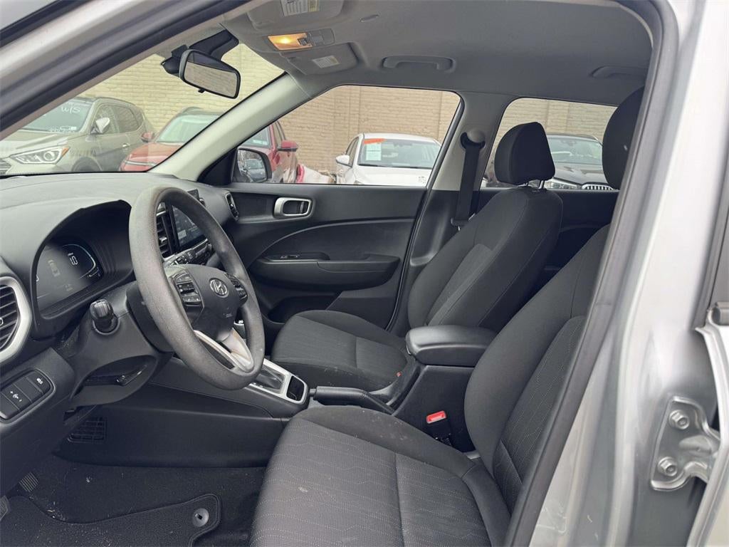 2023 Hyundai VENUE SE