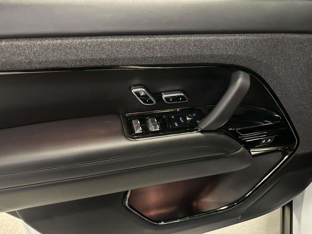 2024 Land Rover Range Rover Sport SE