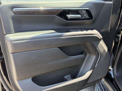 2025 Chevrolet Suburban LT