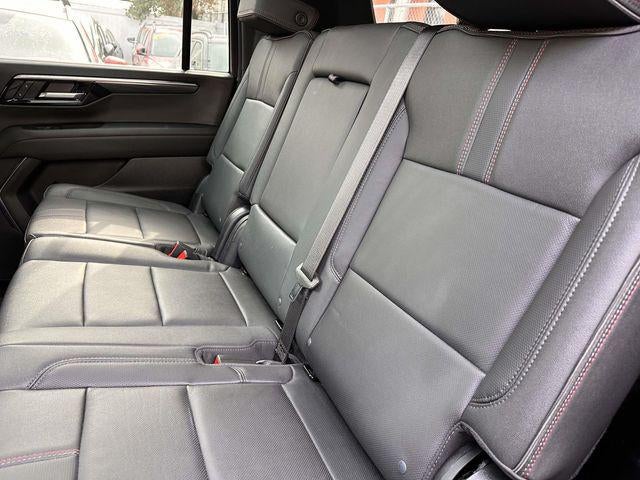 2025 Chevrolet Suburban 4WD RST