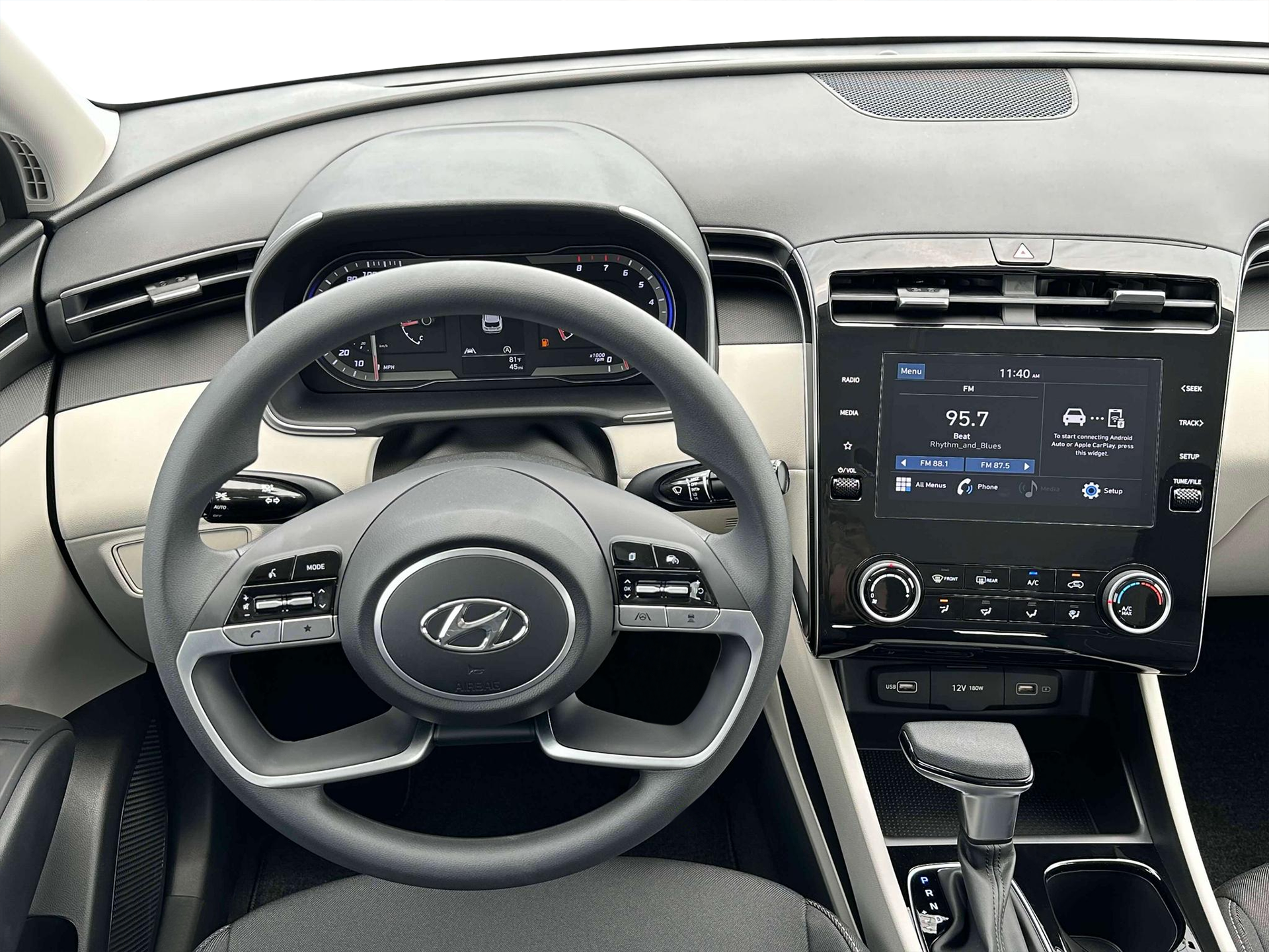 2024 Hyundai TUCSON SE