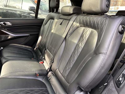 2023 BMW X7 M60i