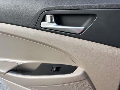 2021 Hyundai TUCSON SE