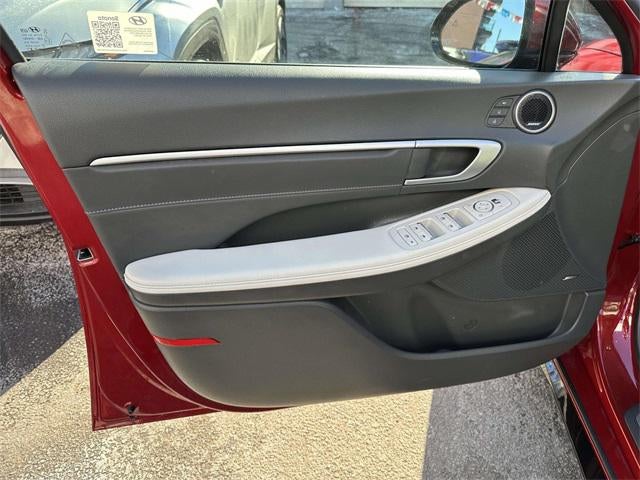 2024 Hyundai SONATA HYBRID Limited