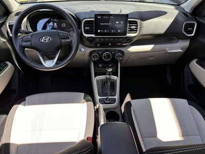 2025 Hyundai VENUE SEL