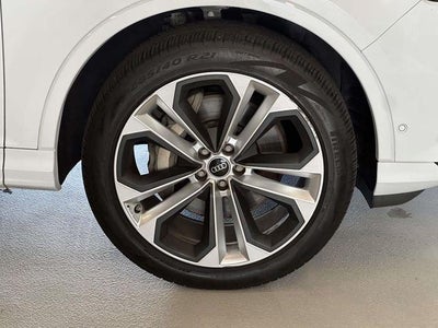 2022 Audi Q7 Premium Plus