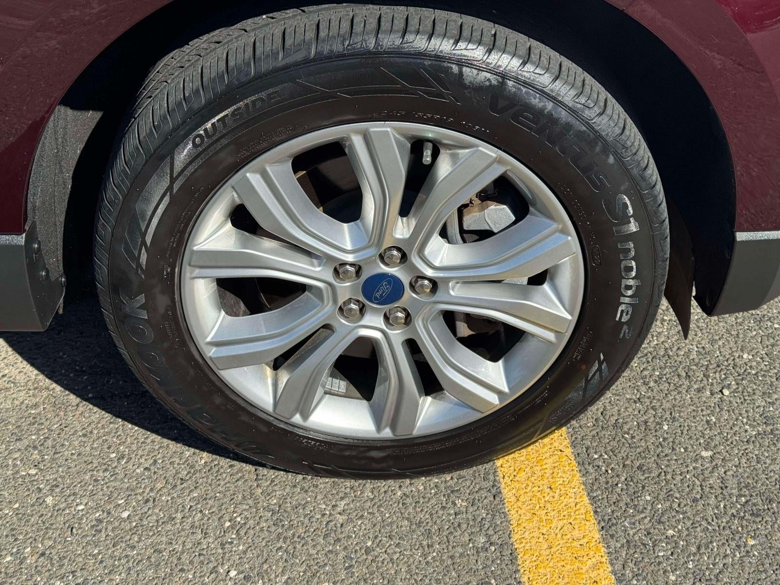 2022 Ford Edge Titanium