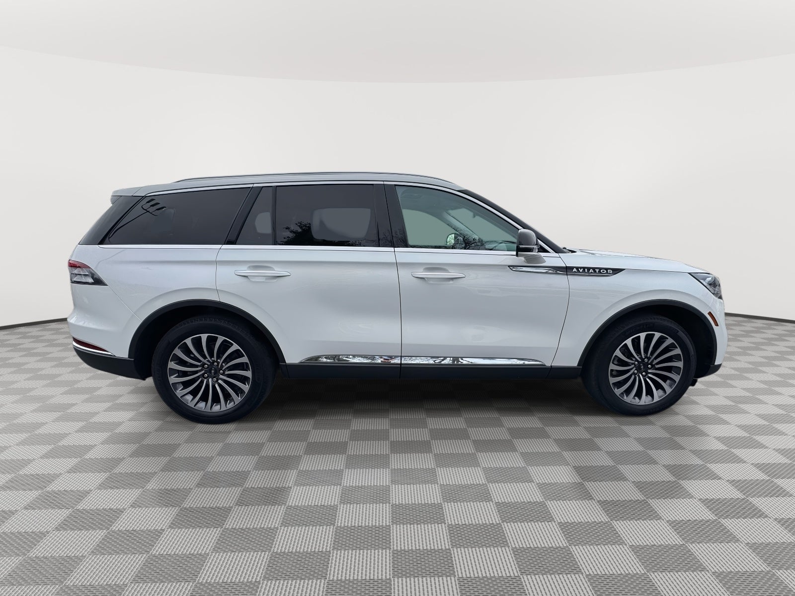 2022 Lincoln Aviator Standard