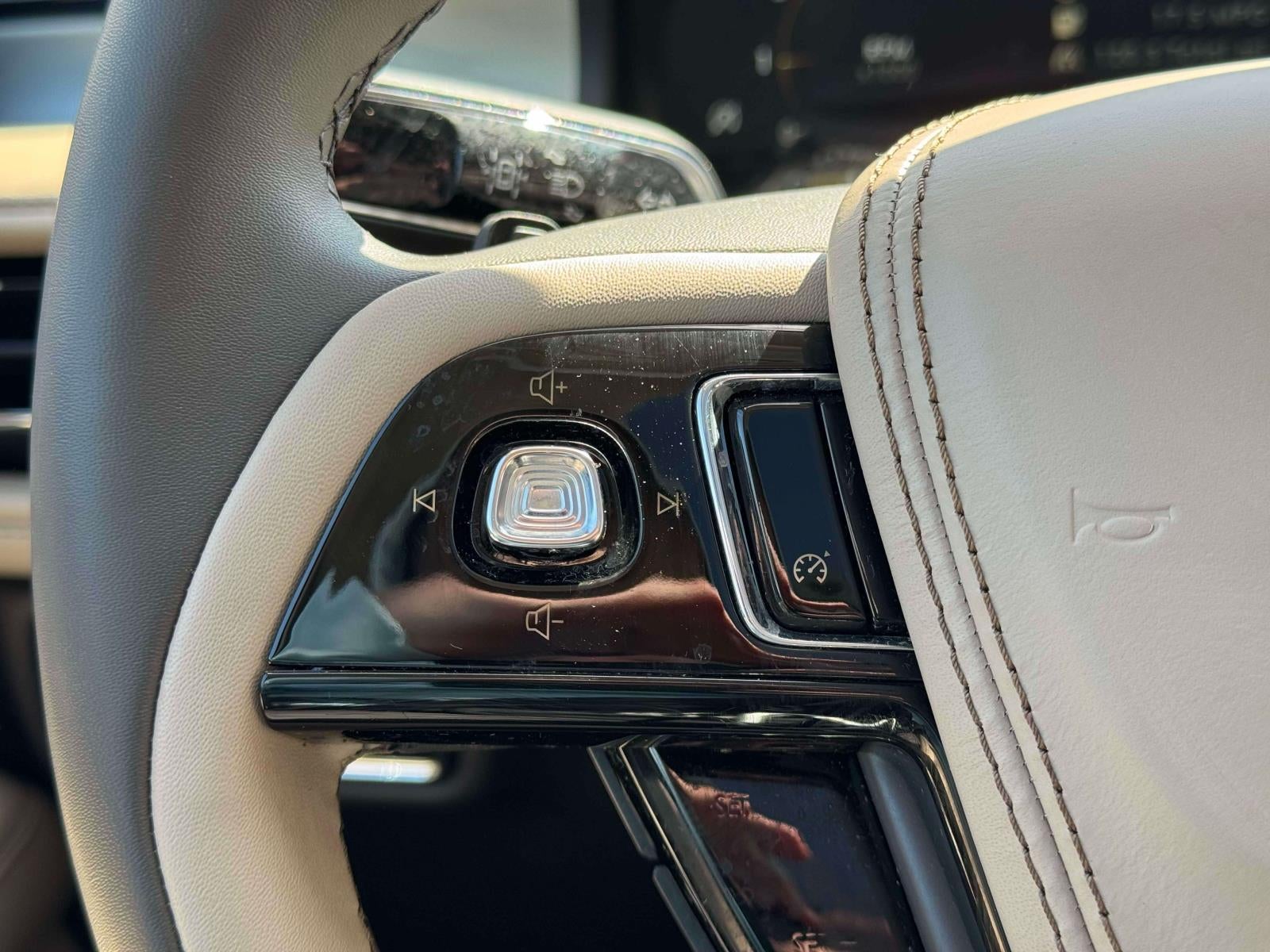 2023 Lincoln Aviator Standard