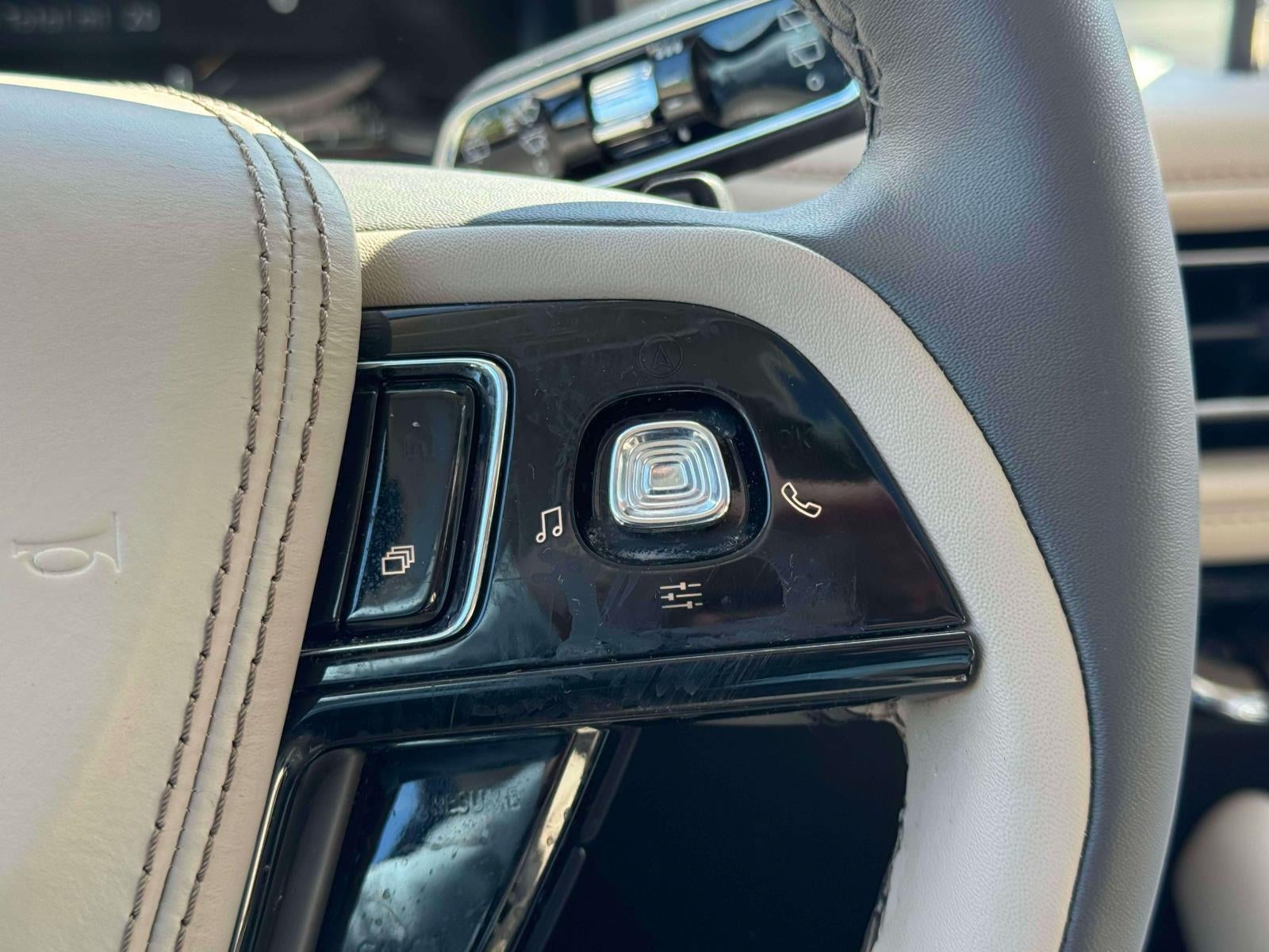 2023 Lincoln Aviator Standard