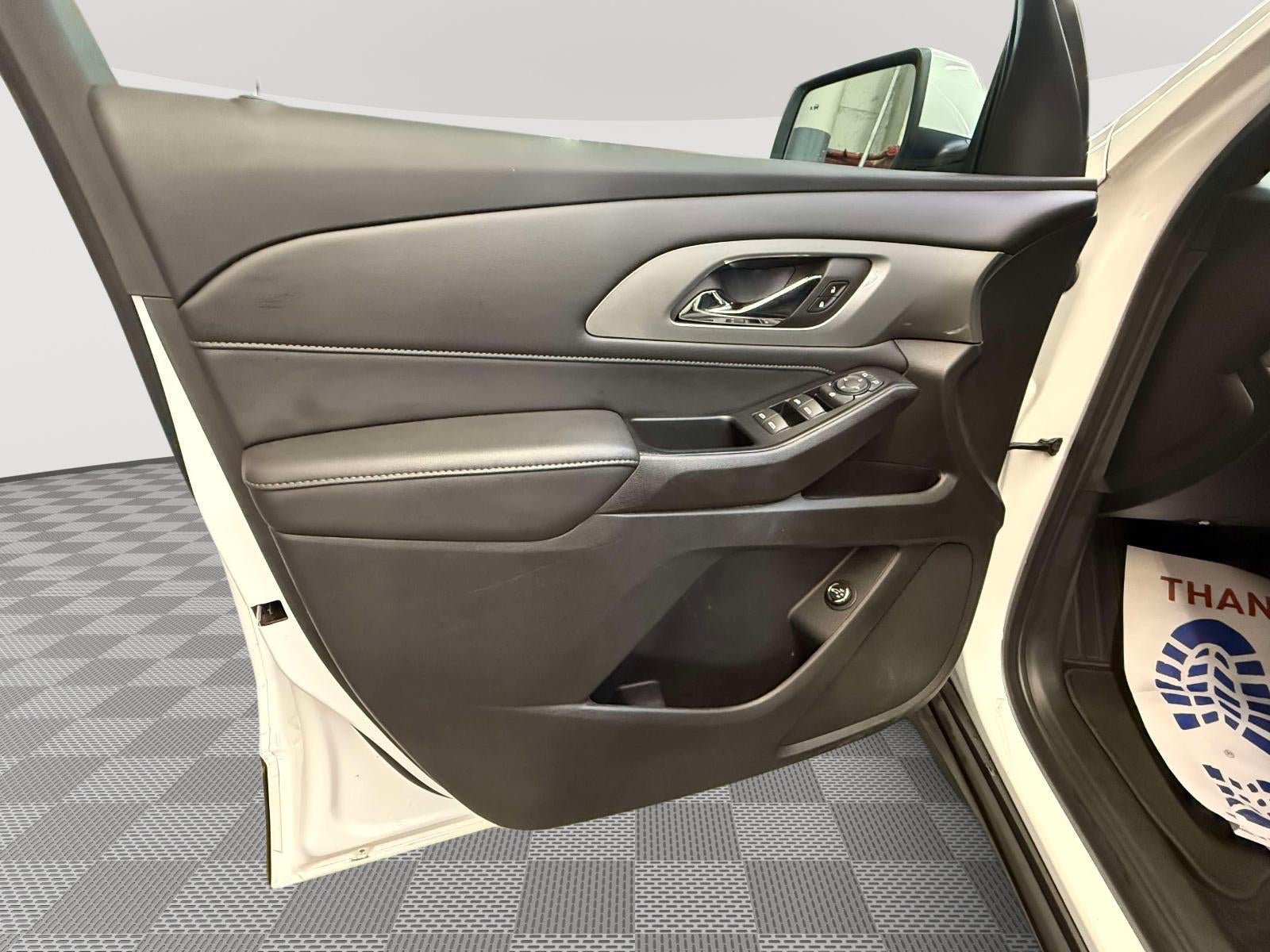 2023 Chevrolet Traverse AWD LT Cloth