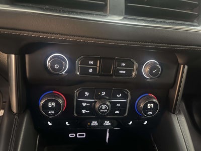 2024 Chevrolet Suburban 4WD LT