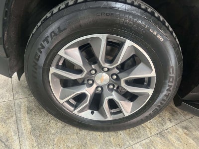 2024 Chevrolet Suburban 4WD LT