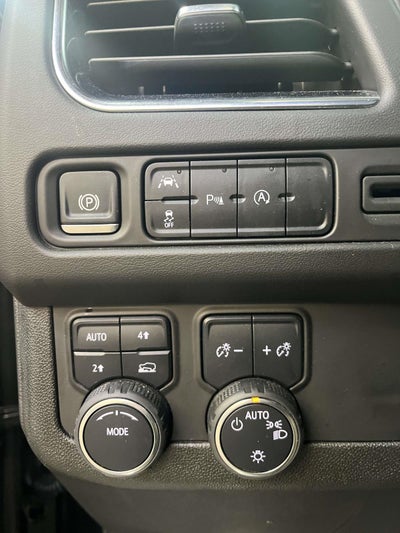 2024 Chevrolet Suburban 4WD LT