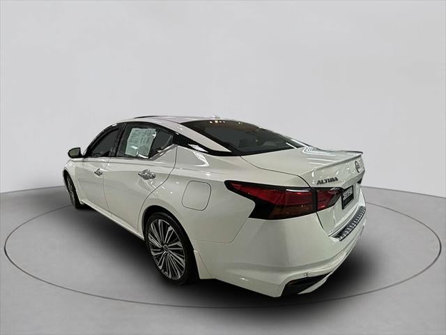 2023 Nissan Altima SL FWD