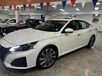 2023 Nissan Altima SL FWD