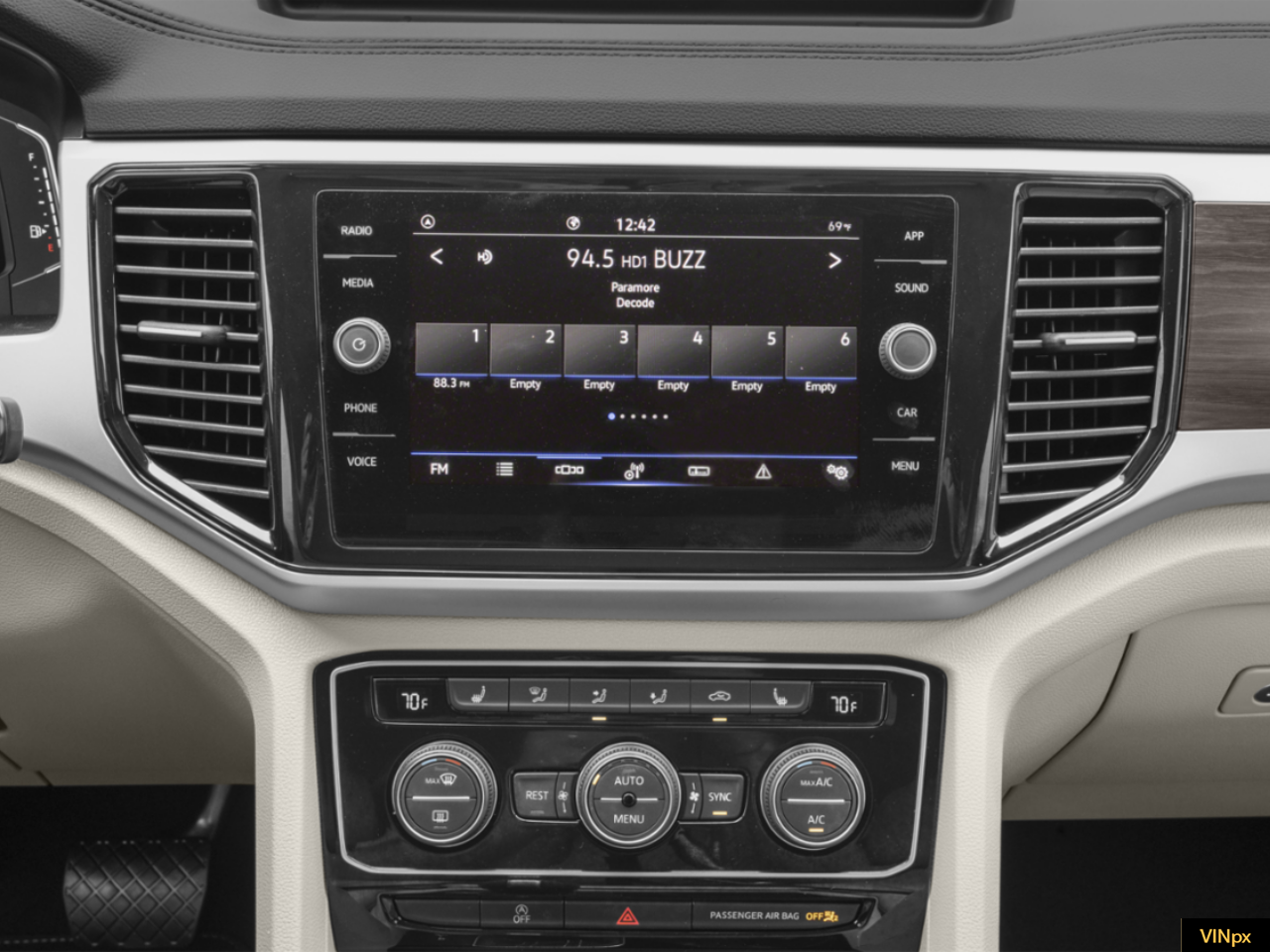 2023 Volkswagen Atlas 3.6L V6 SE w/Technology