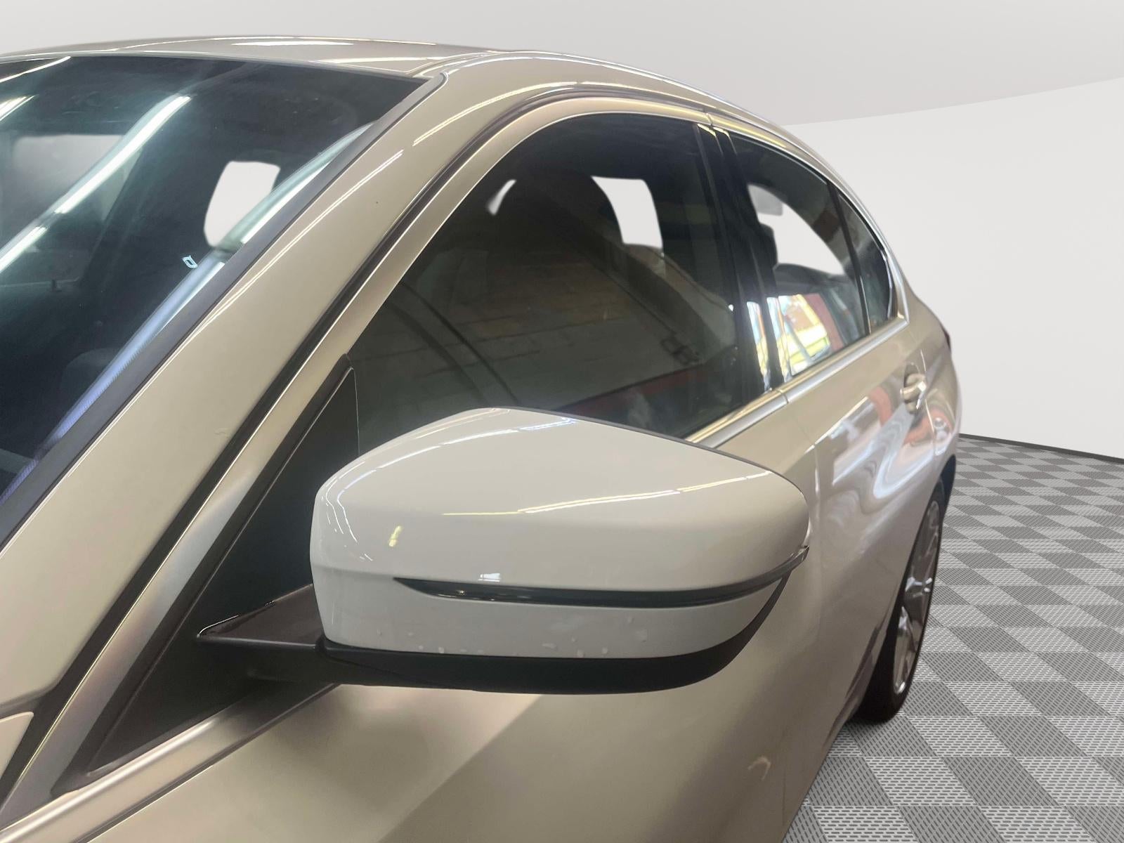 2025 BMW 330i 330i