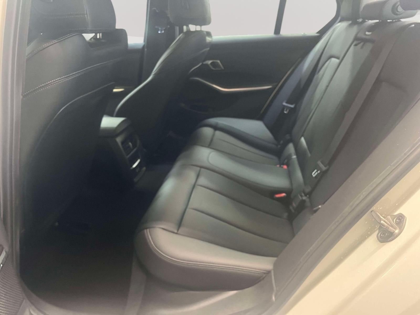 2025 BMW 330i 330i