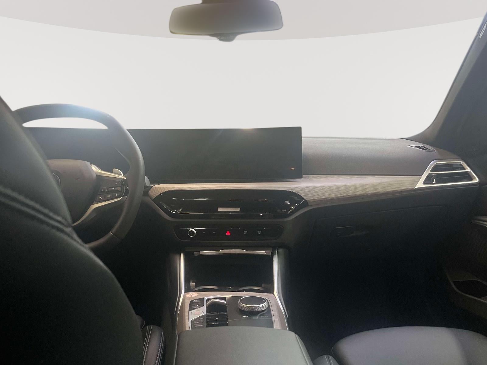2025 BMW 330i 330i