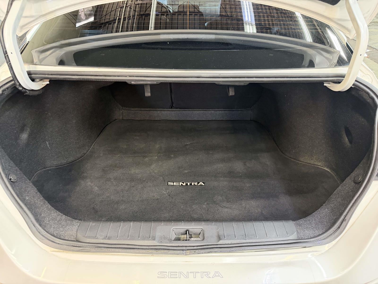 2022 Nissan Sentra SR Xtronic CVT