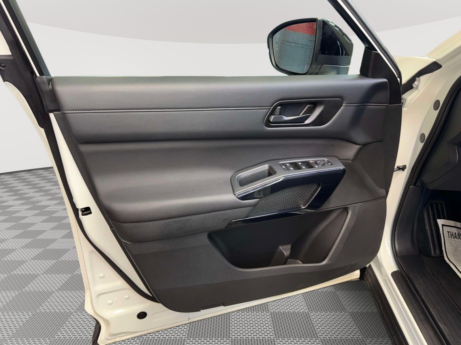 2025 Nissan Pathfinder S 4WD